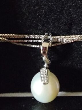 Akimio Pearl And Diamond Necklace